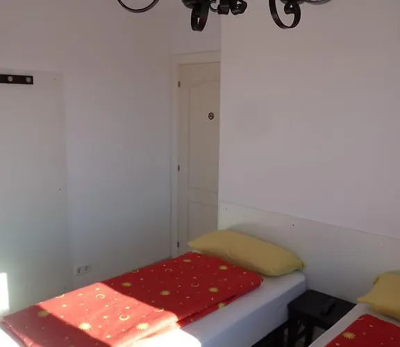 호텔 Hostal Moratinos