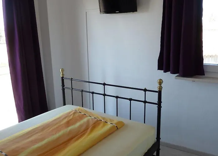 호텔 Hostal Moratinos